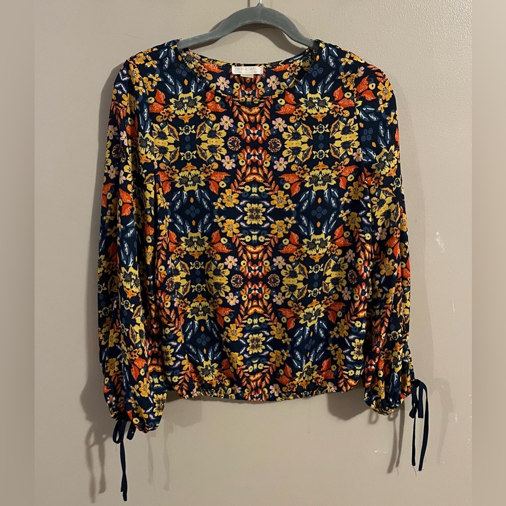 $6❤️Bundled Finn & Grace Blouse